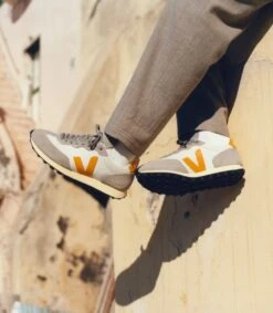 RIO BRANCO ALVEOMESH GRAVEL OURO 7 RIO BRANCO ALVEOMESH GRAVEL OURO -ChromeFree Sales Store veja ss22 lookbook naples vincentdesailly 4emevue rio branco 108