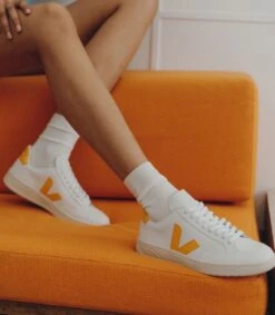 V-12 LEATHER WHITE OURO -ChromeFree Sales Store veja ss22 v 12 ouro 4emevue